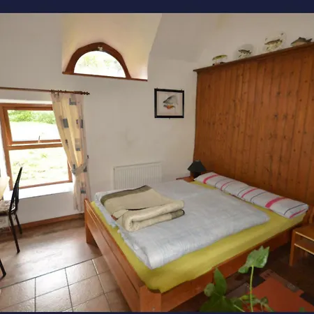 Thatched 4 Persons Currahy Bridge