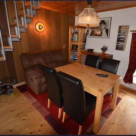 Thatched 4 Persons Appartement *