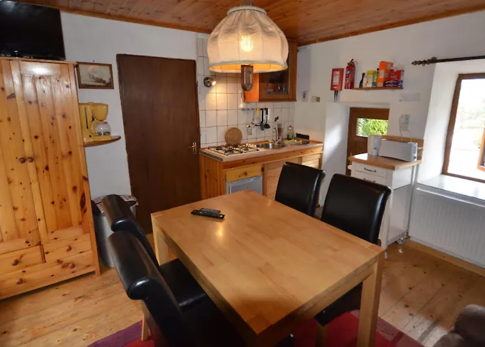 Thatched 4 Persons Appartement Currahy Bridge