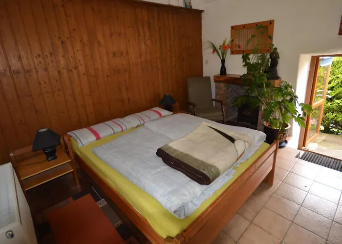 Thatched 4 Persons Currahy Bridge